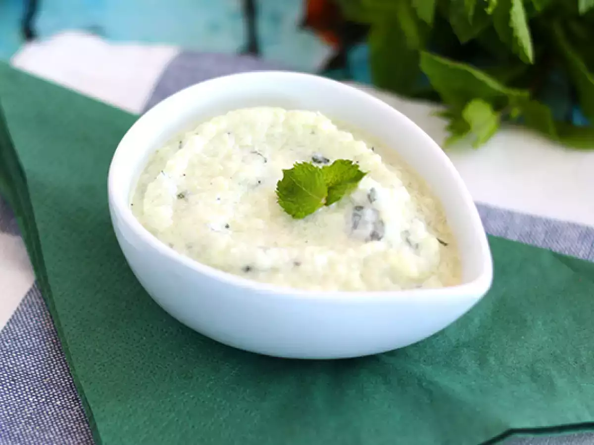 Tzatziki, grécka omáčka z uhoriek a jogurtu - foto 2