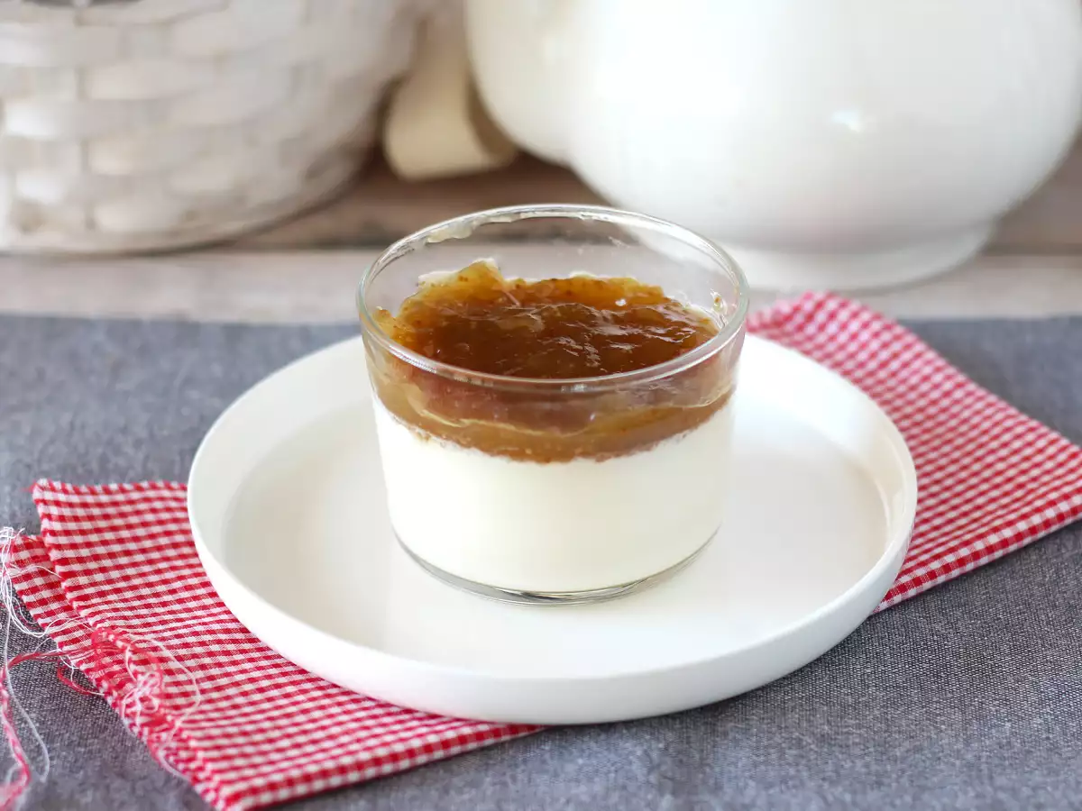 Vanilková panna cotta s figovou omáčkou