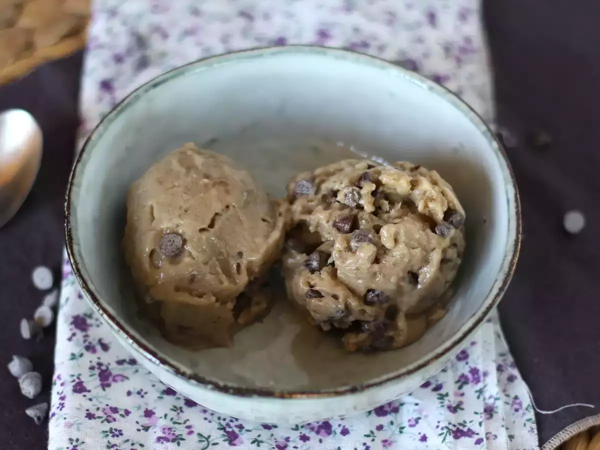 Vegánska banánová zmrzlina super jednoduchá na prípravu s príchuťou cookies! Vegánske sušienkové cesto - foto 2