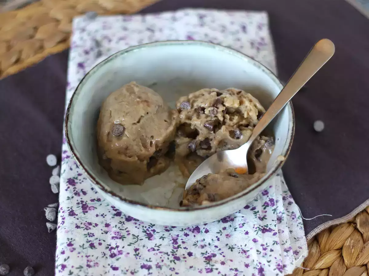 Vegánska banánová zmrzlina super jednoduchá na prípravu s príchuťou cookies! Vegánske sušienkové cesto - foto 3
