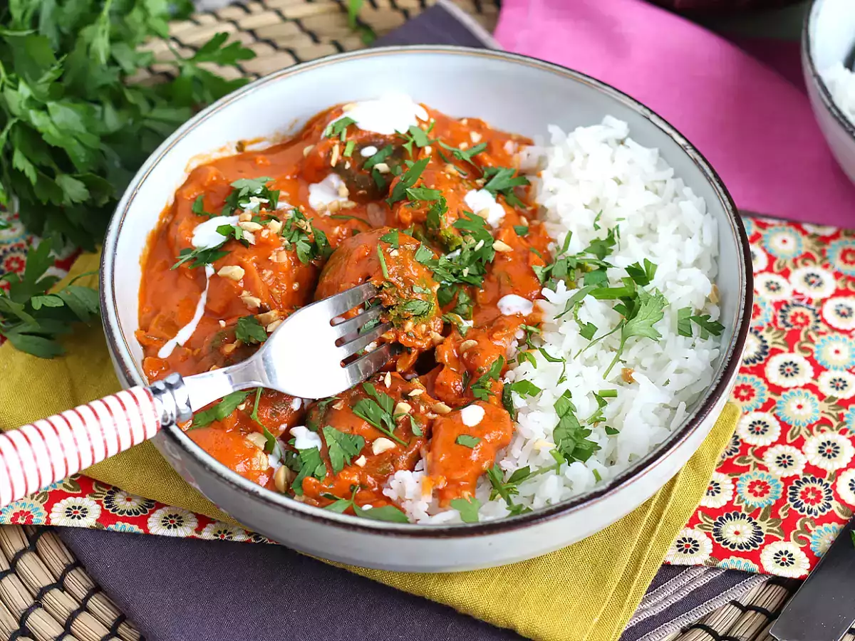Vegánska Malai Kofta: cícerové mäsové guľky s paradajkovou omáčkou - foto 2