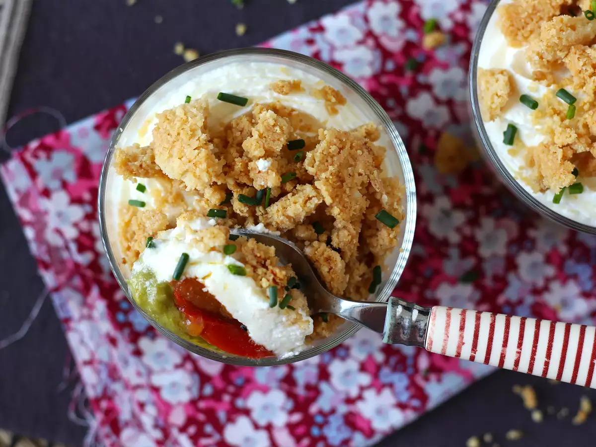 Vegetariánske verrines: hrachový krém, parmezánová omrvinka a mascarpone krém - foto 4