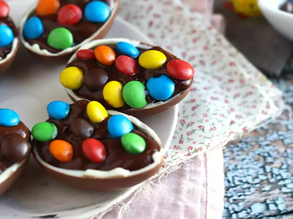 Veľkonočné vajíčka plnené čokoládovým dezertným krémom a M&M's - foto 2