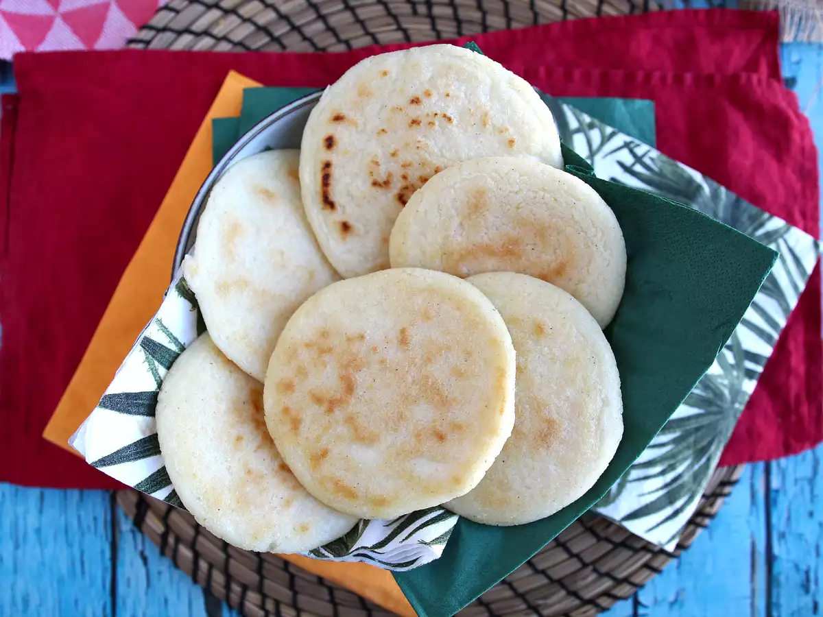 Venezuelské arepas, bezlepkové žemle vyrobené len z 3 ingrediencií - foto 3