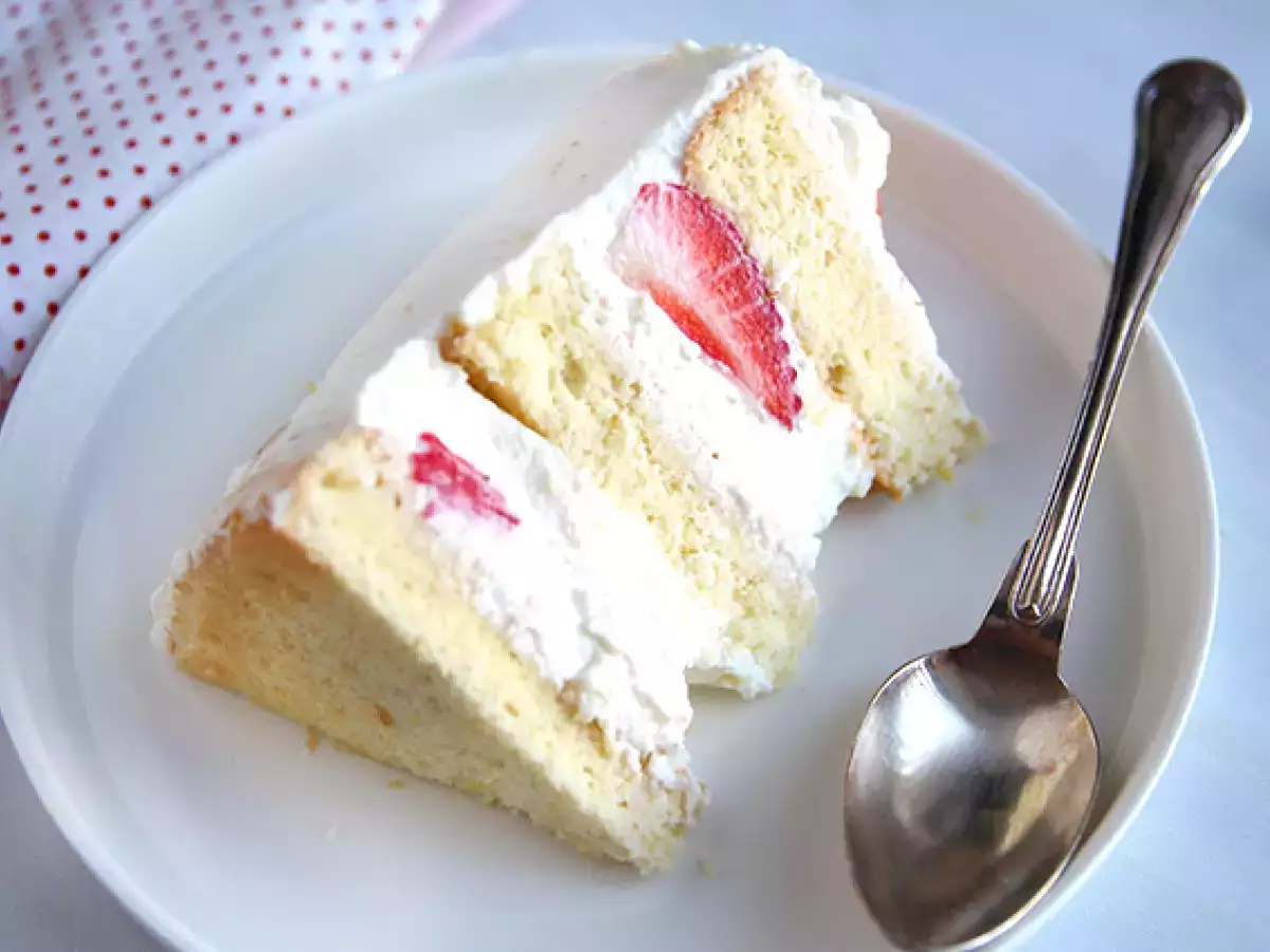 Vrstvový koláč s jahodami a mascarpone krémom - foto 2