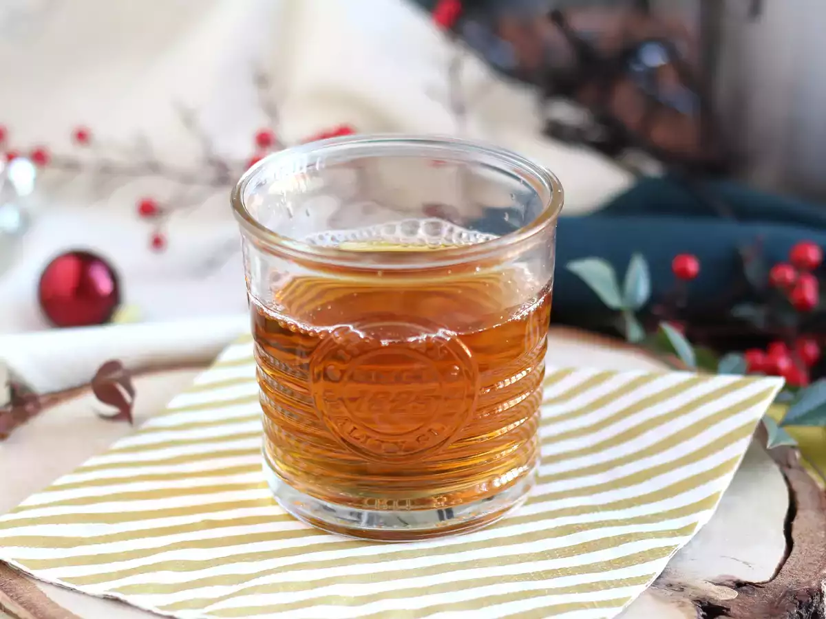 Wassail, korenistý vianočný koktail