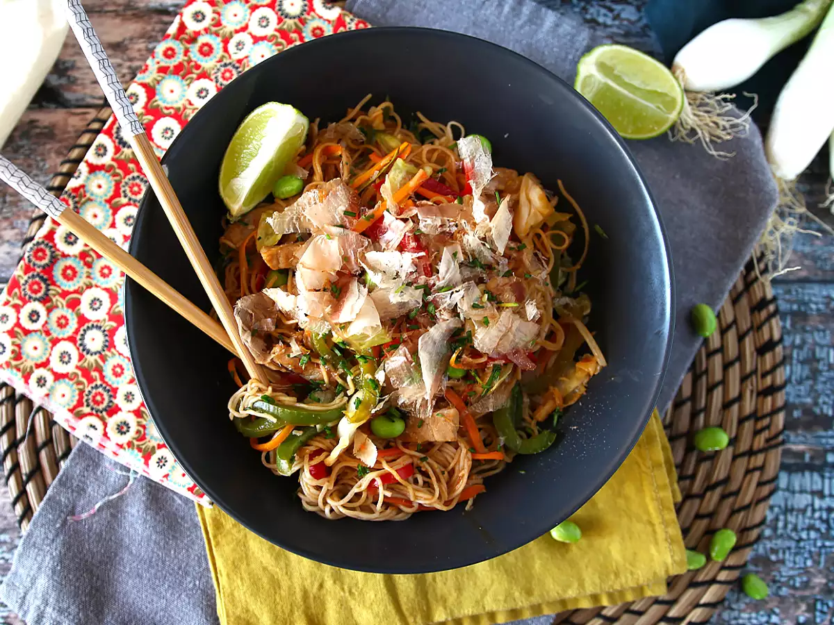 Yakisoba, vyprážané rezance so zeleninou - foto 3