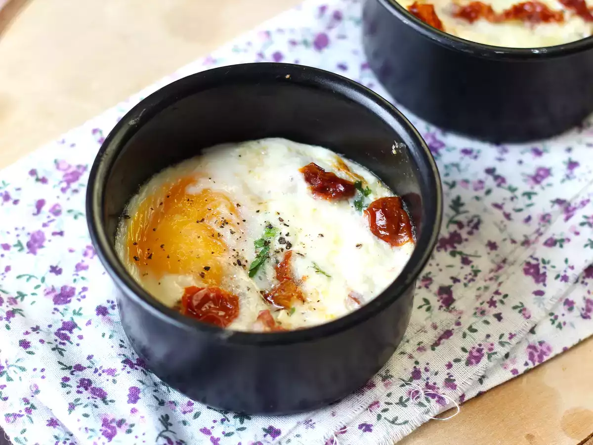Zapekané vajcia s kozím syrom a sušenými paradajkami vo fritéze! - foto 4