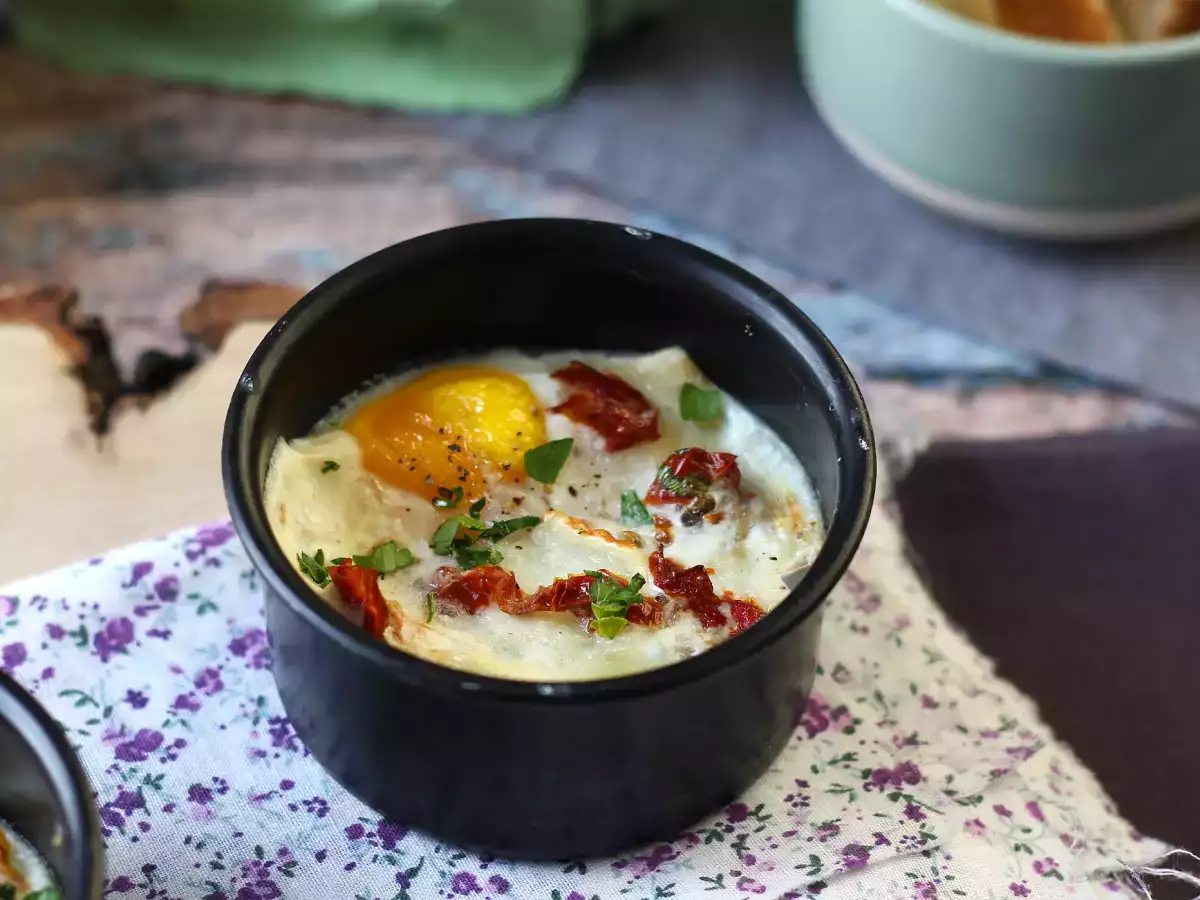 Zapekané vajcia s kozím syrom a sušenými paradajkami vo fritéze! - foto 6