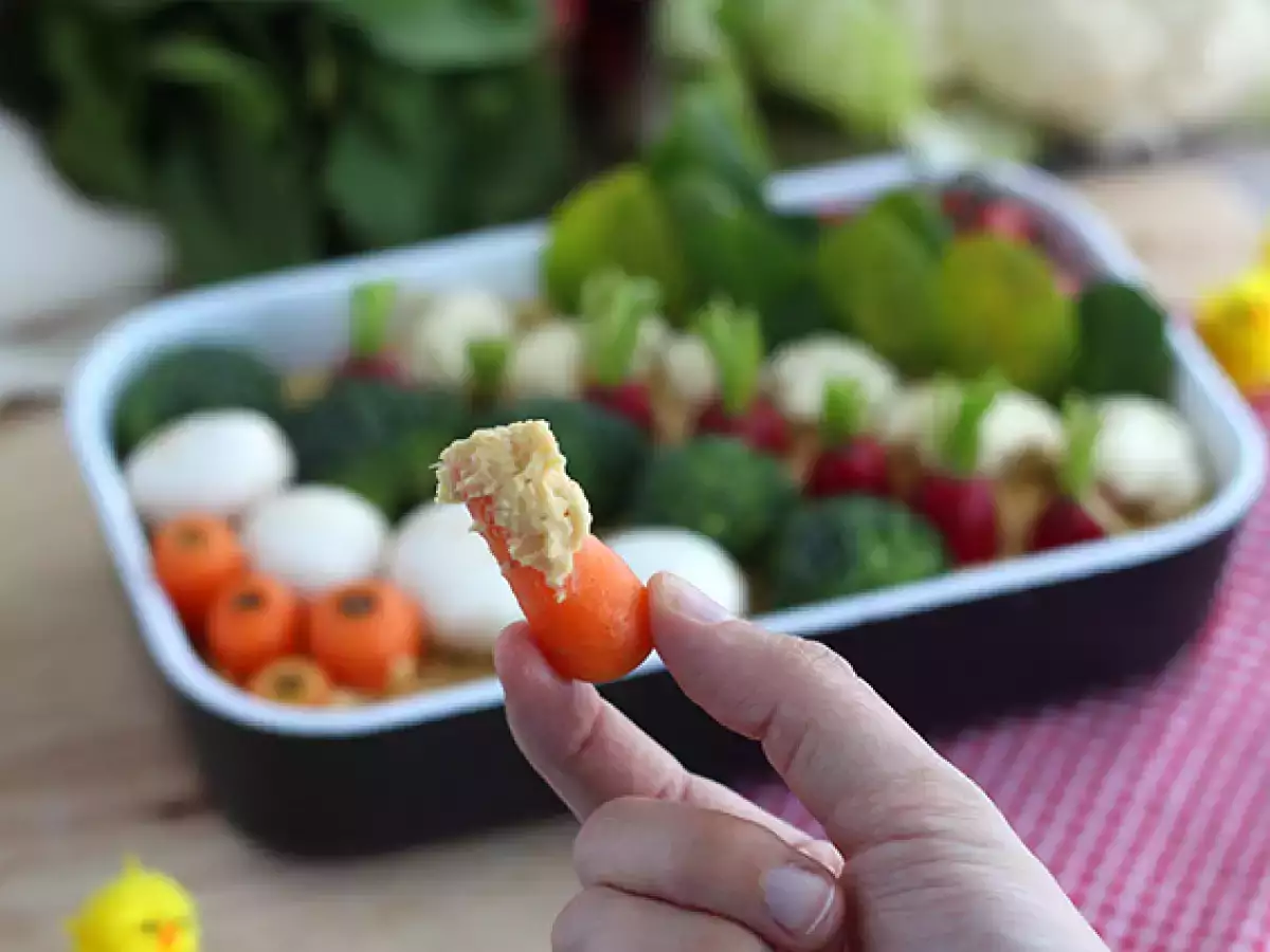 Zeleninová záhrada na aperitívy (hummus a baby zelenina) - foto 2
