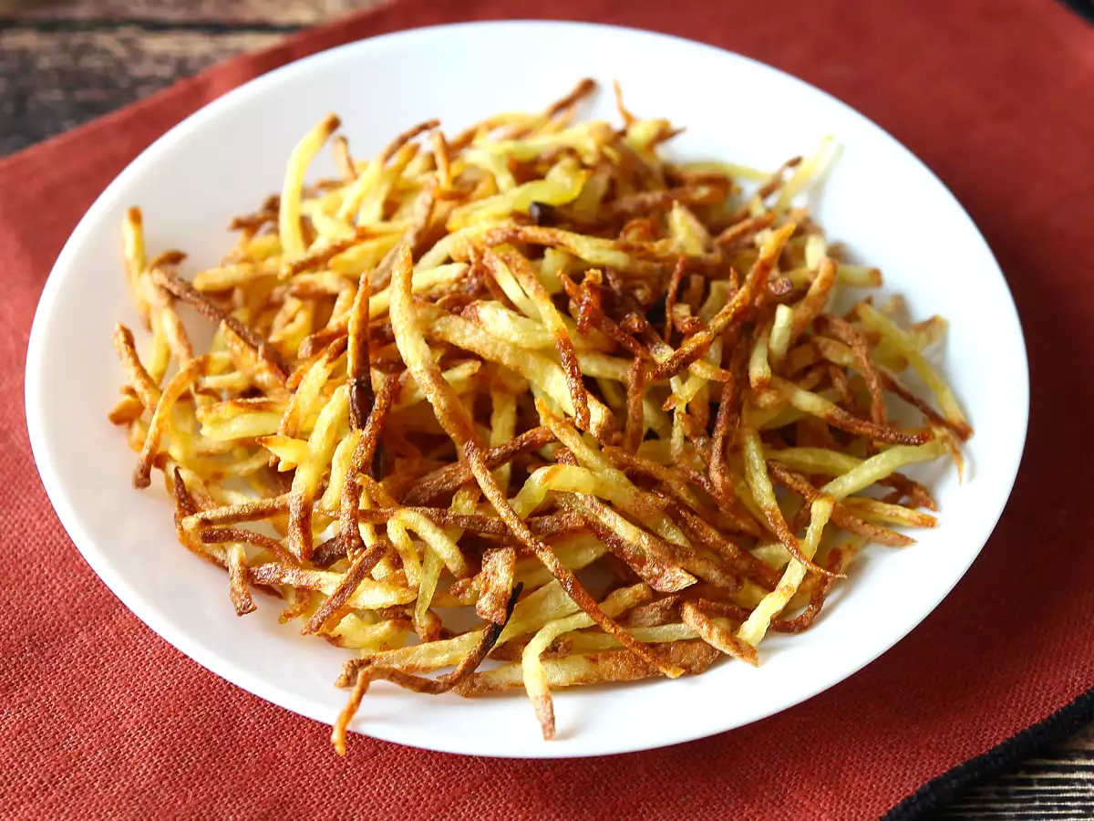 Zemiakové lupienky z fritézy na vzduchu také chrumkavé, že neuveríte, že sú vyrobené doma