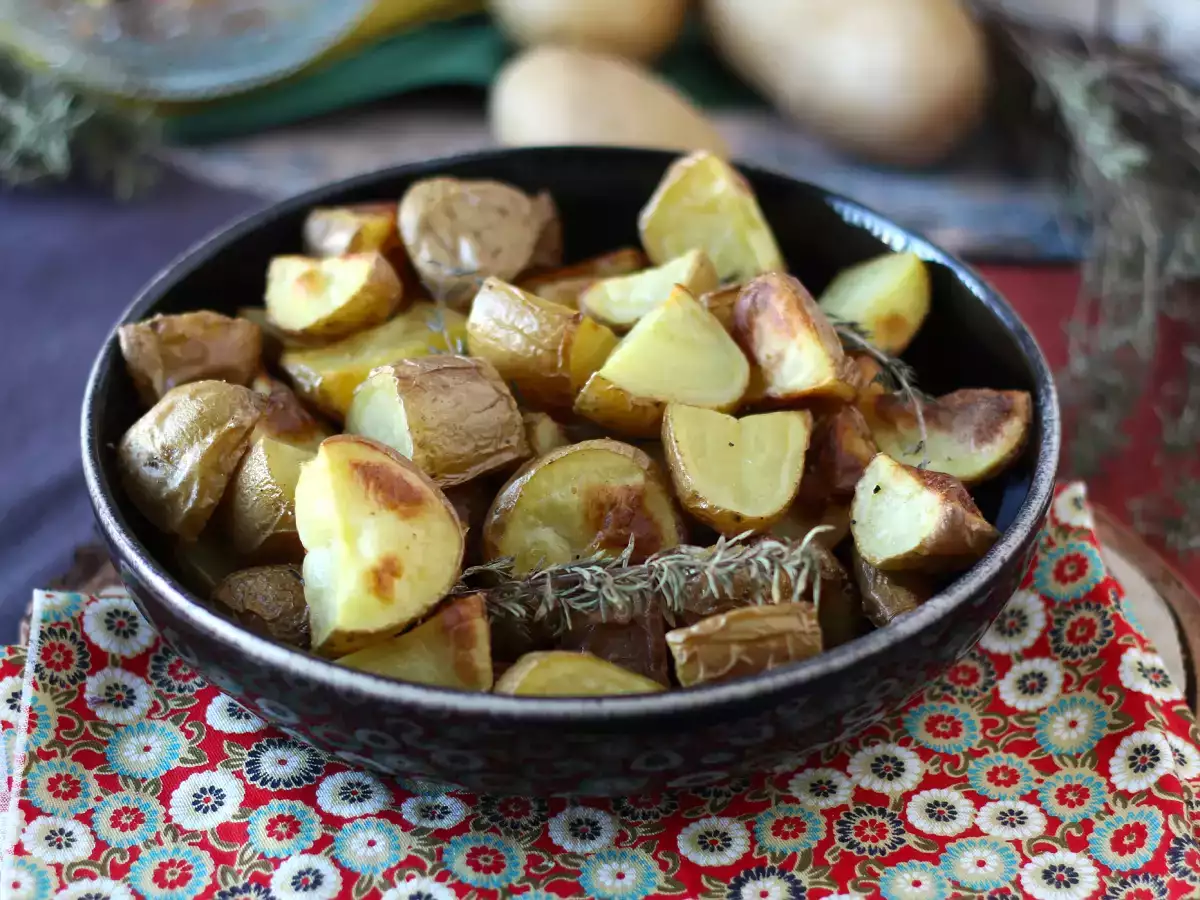 Zemiaky pečené v rúre, klasický a jednoduchý recept