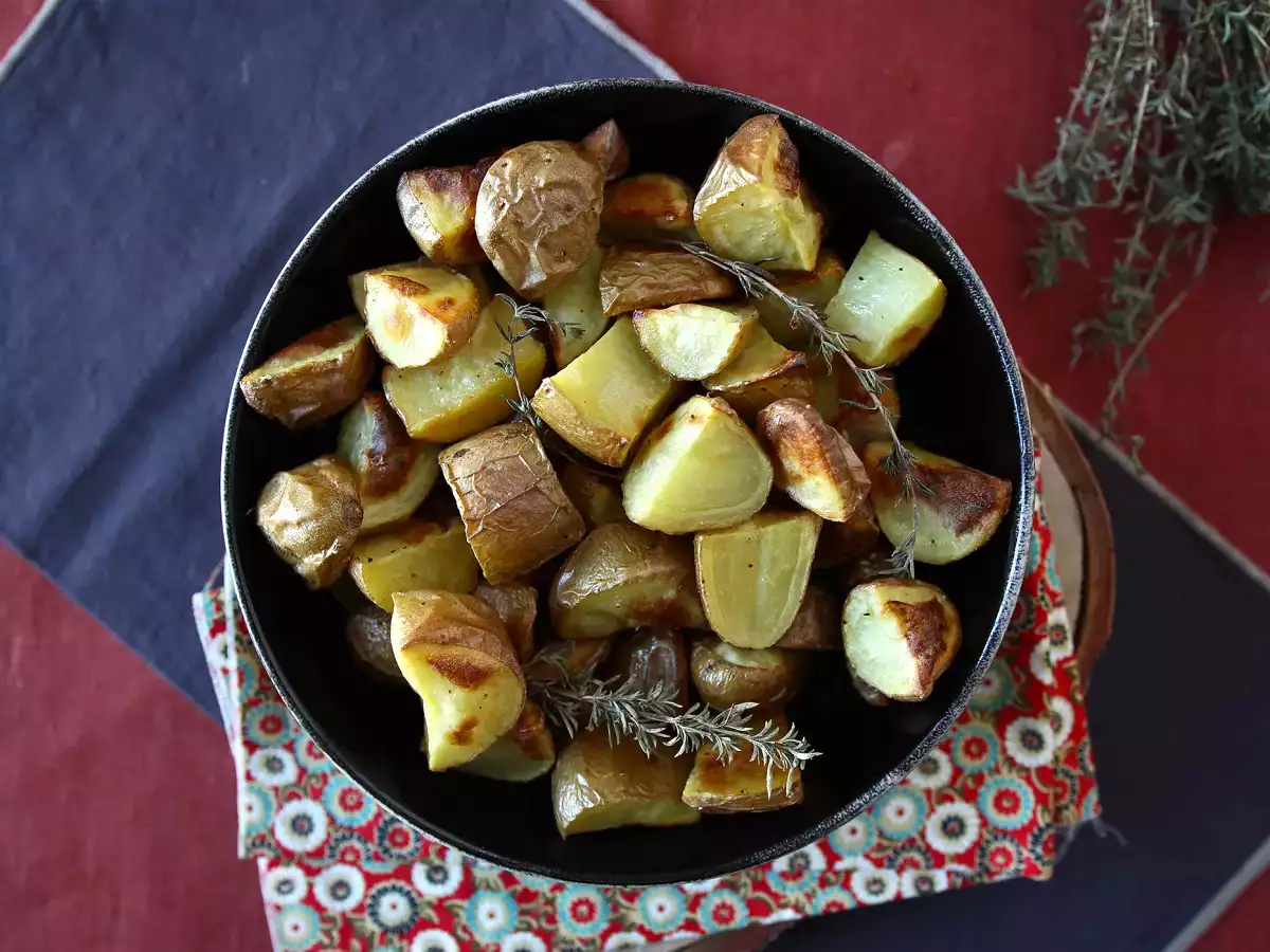 Zemiaky pečené v rúre, klasický a jednoduchý recept - foto 5