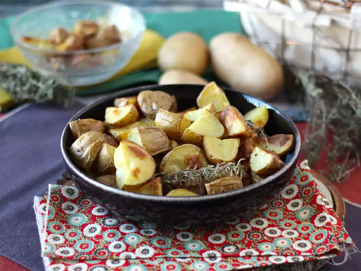 Zemiaky pečené v rúre, klasický a jednoduchý recept - foto 6