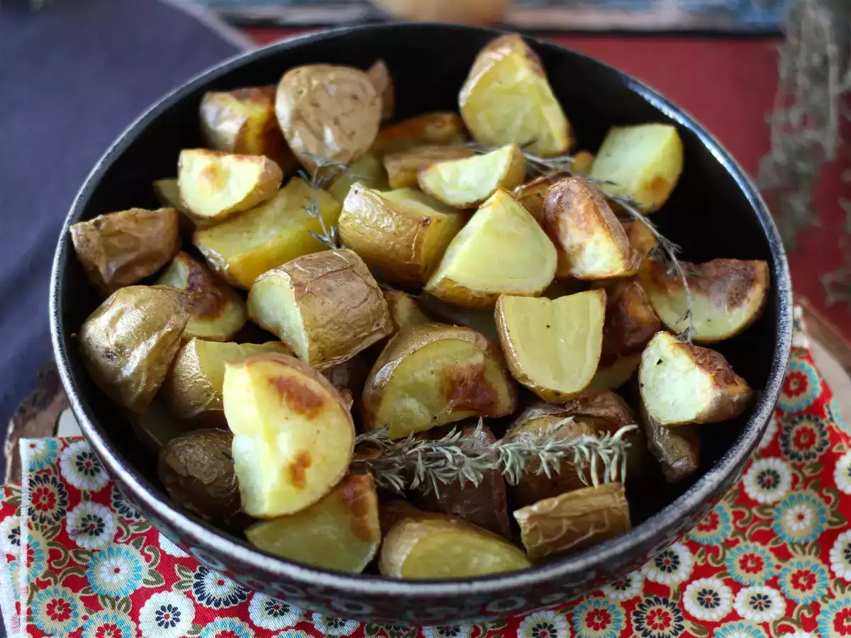 Zemiaky pečené v rúre, klasický a jednoduchý recept - foto 7